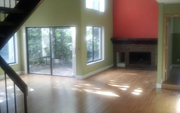 3rd image of 903 Diane Dr
