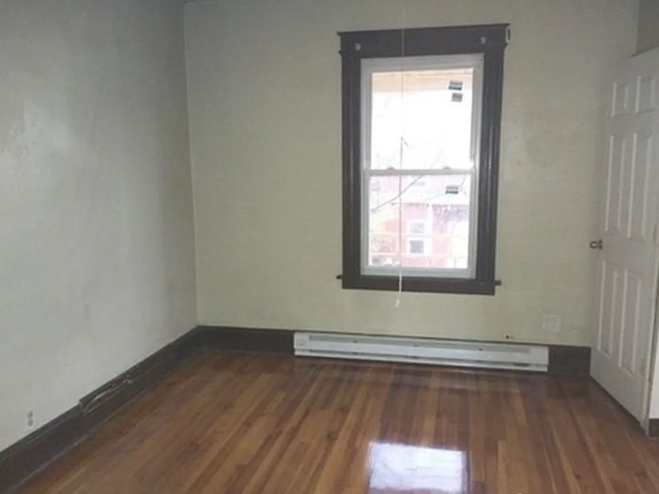 Building Photo 3
