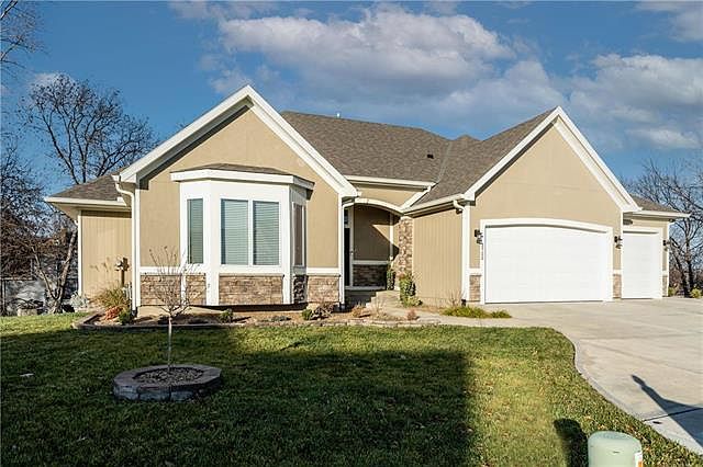 1st image of 3752 N 112th Ct