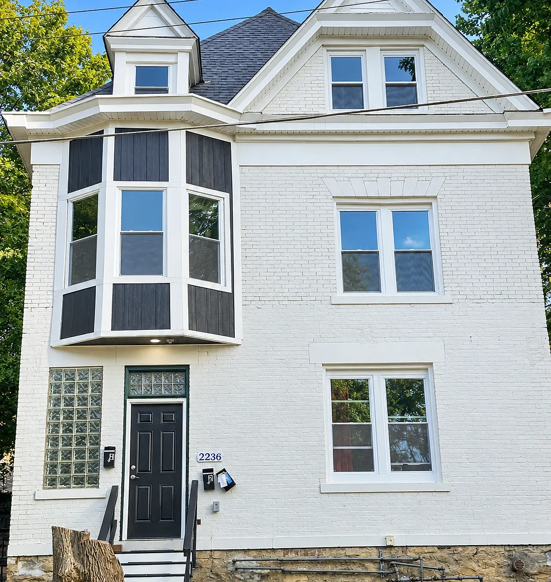 2 bed, $1,049 — Photo 1