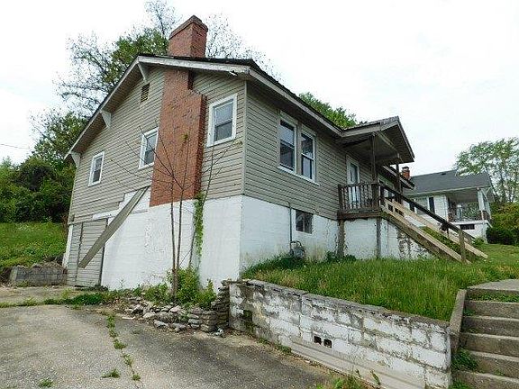 2nd image of 207 Swigert Ave