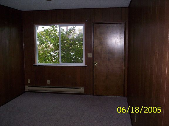 3rd image of 1106 E Pioneer