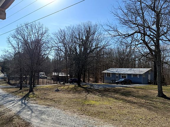 3rd image of 637 Highway 63