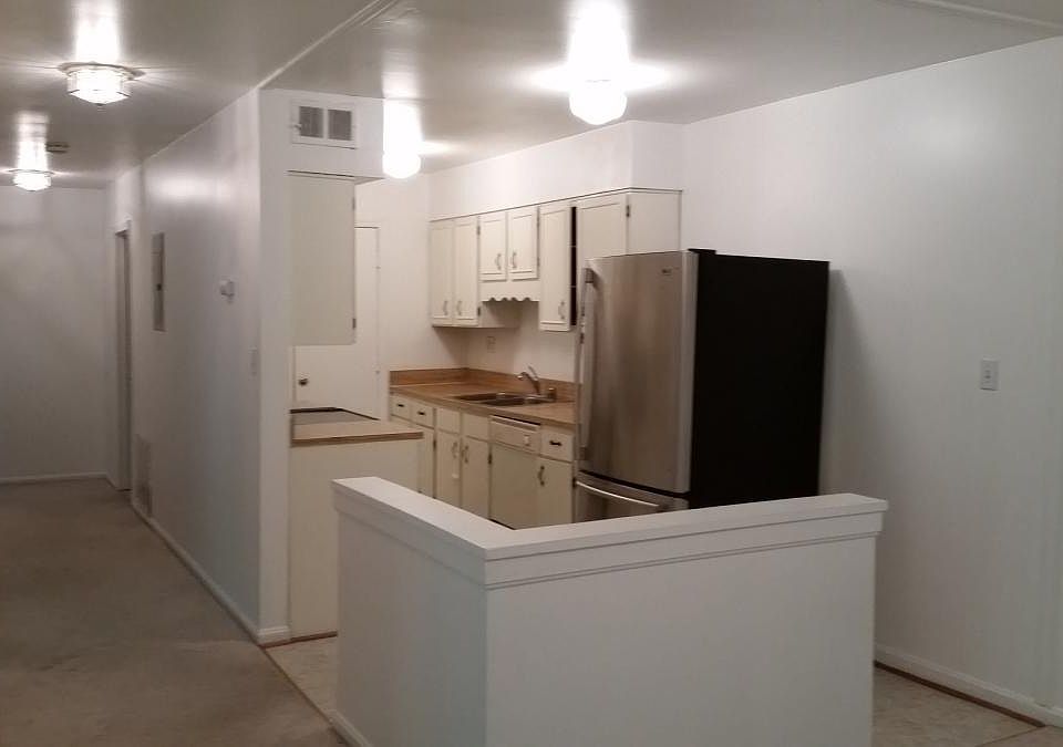 2nd image of 5809 Cambridge Dr
