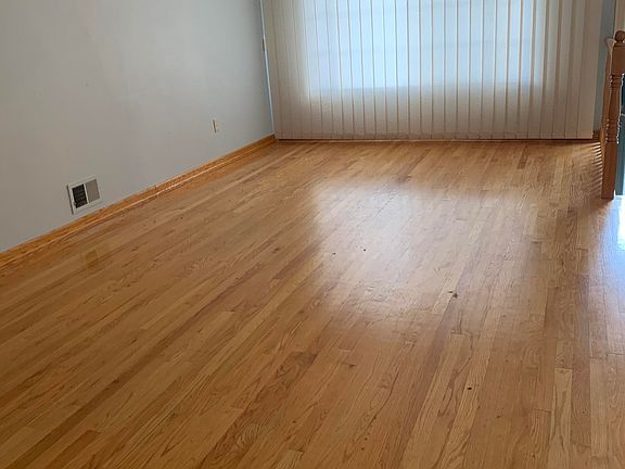 5th image of 30 Barry Ct