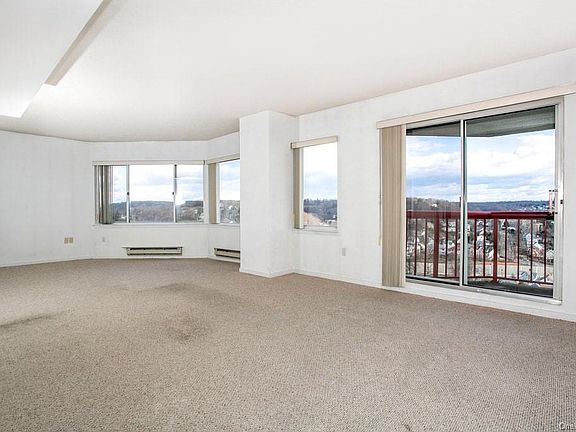 5th image of 10 Stewart Pl APT 10BE