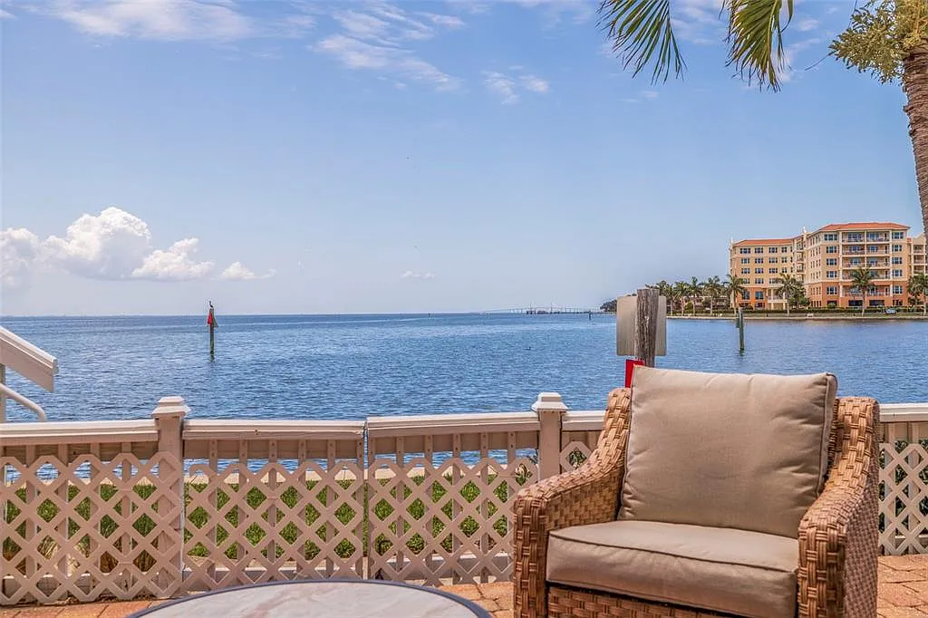 2 bed, 1.0 bath, 825 sqft, $3,500 — Photo 2