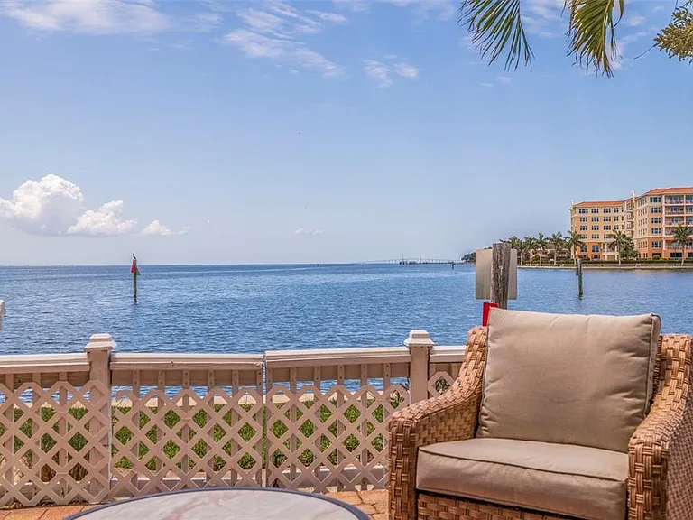 5266 Beach Dr SE #B — Photo 2