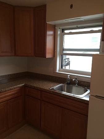 2nd image of 35 Mary St