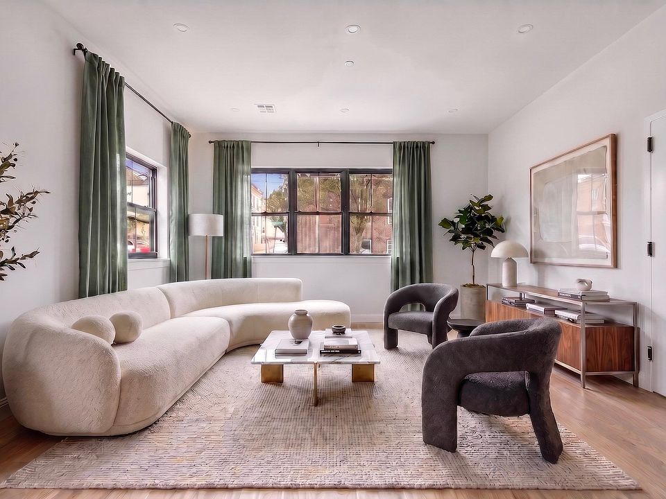 1st image of 29 Weldon St Floor 1