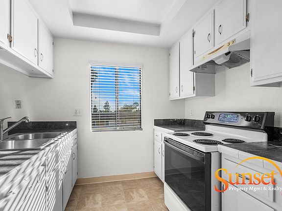 3rd image of 1672 Emerald St APT 2