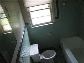 5th image of 645 Holbrook St