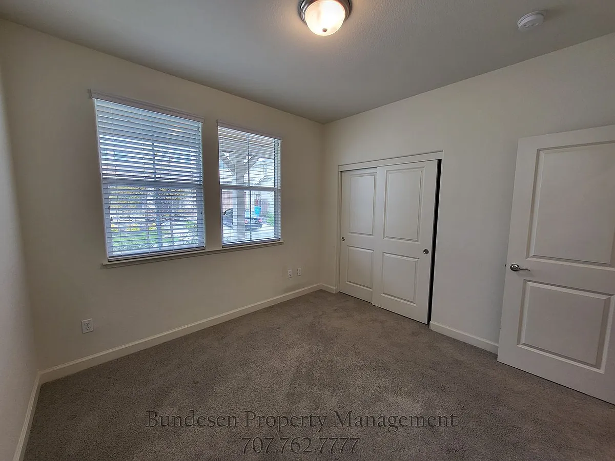 Building Photo - 7610 Wildrose Way