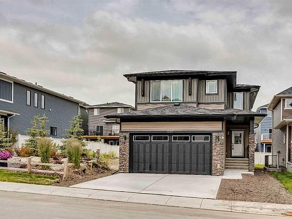 2nd image of 1030 S Bayview Cres SW