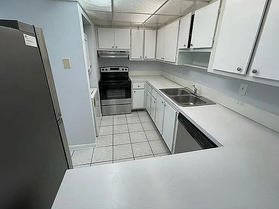 3rd image of 10090 NW 80th Ct APT 1519