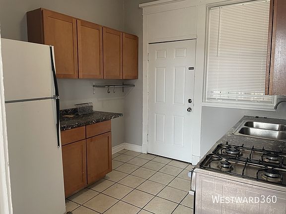 4th image of 1550 N Homan Ave #2