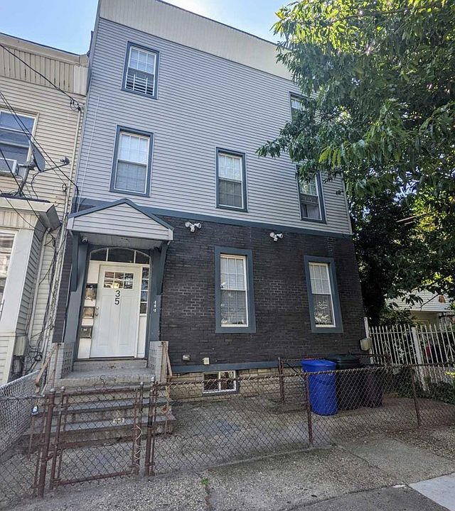 1st image of 35 Wakeman Ave #1