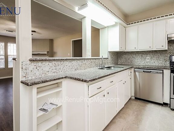 5th image of 315 Eastlake St