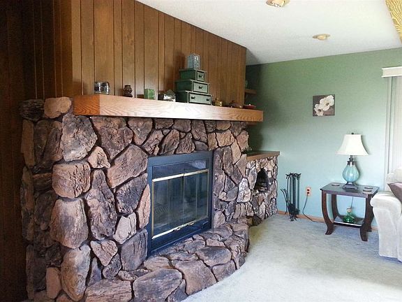 4th image of 1203 Lark St