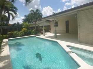 10821 NW 19th St, Pembroke Pines, FL 33026