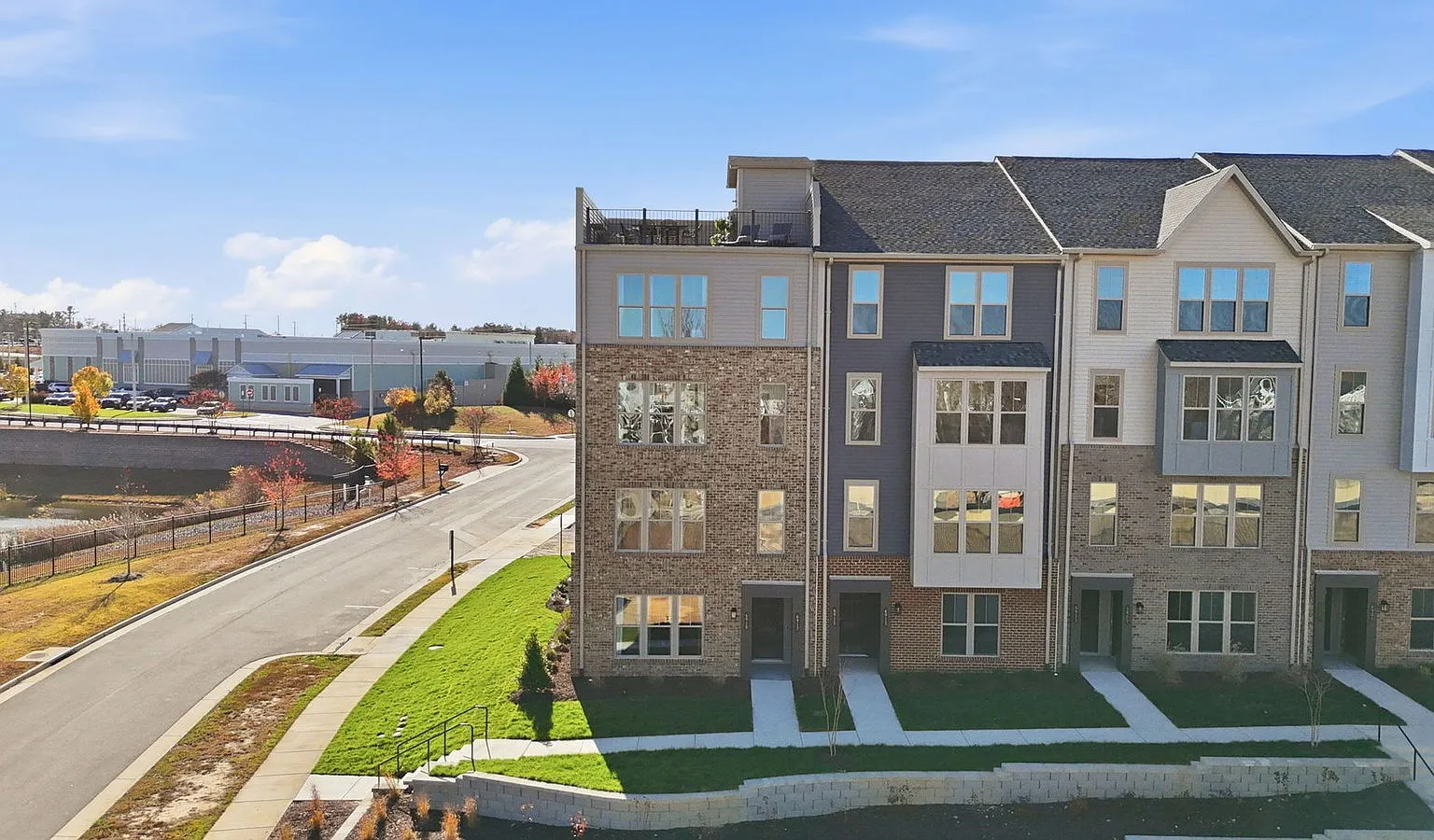 2 bed, 2.5 bath, 1563 sqft, $2,375 — Photo 2