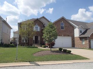 82 Henson Ct, Matteson, IL 60443