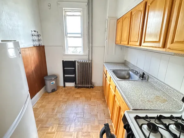 197 Valentine Ln #2-R, Yonkers, NY 10705