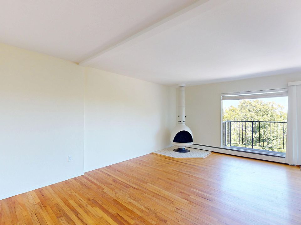 1st image of 740 Rhode Island St #312