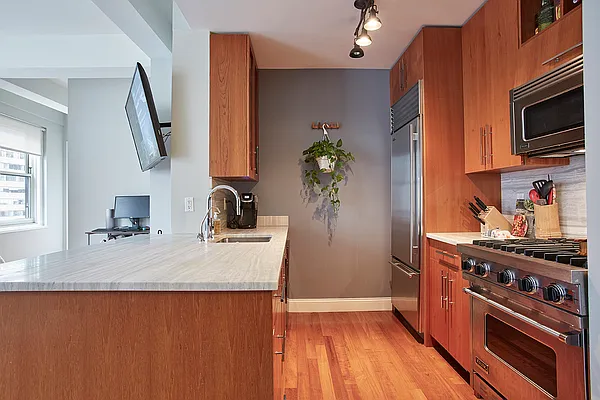 Rented by Compass | media 19