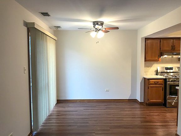 5th image of 33 E Hickory St APT C