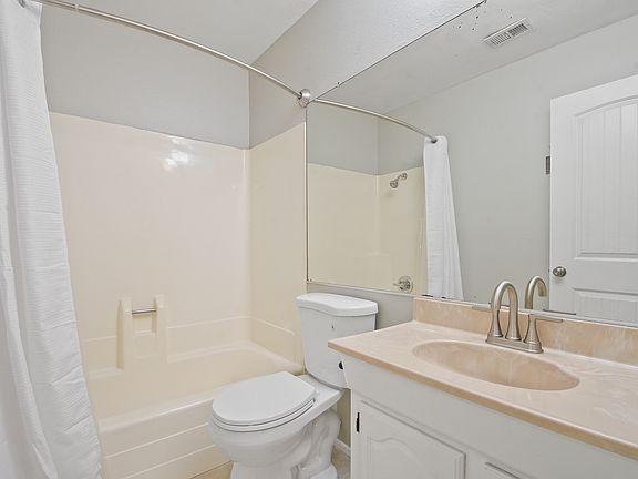 2nd image of 6745 Vista Loma