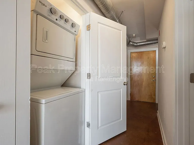 301 Dunlop St N — Photo 13