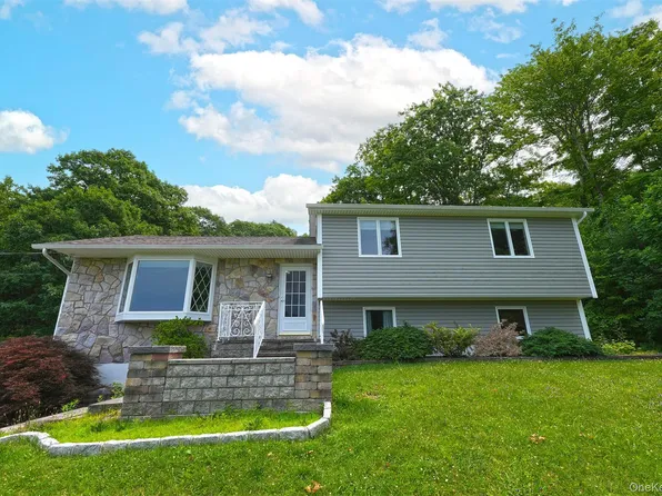 128 Lookout Pass, Stormville, NY 12582
