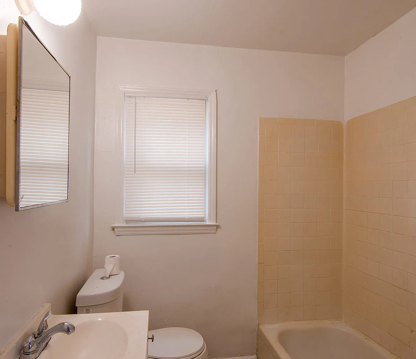 2 bed, 700 sqft, $1,395 — Photo 2