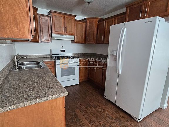 5th image of 6 E Hill Dr #A