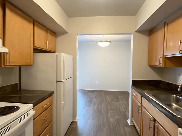 Drawbridge Apartments East — Photo 38