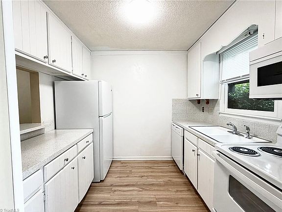 3rd image of 938 S Ridge Ct #146