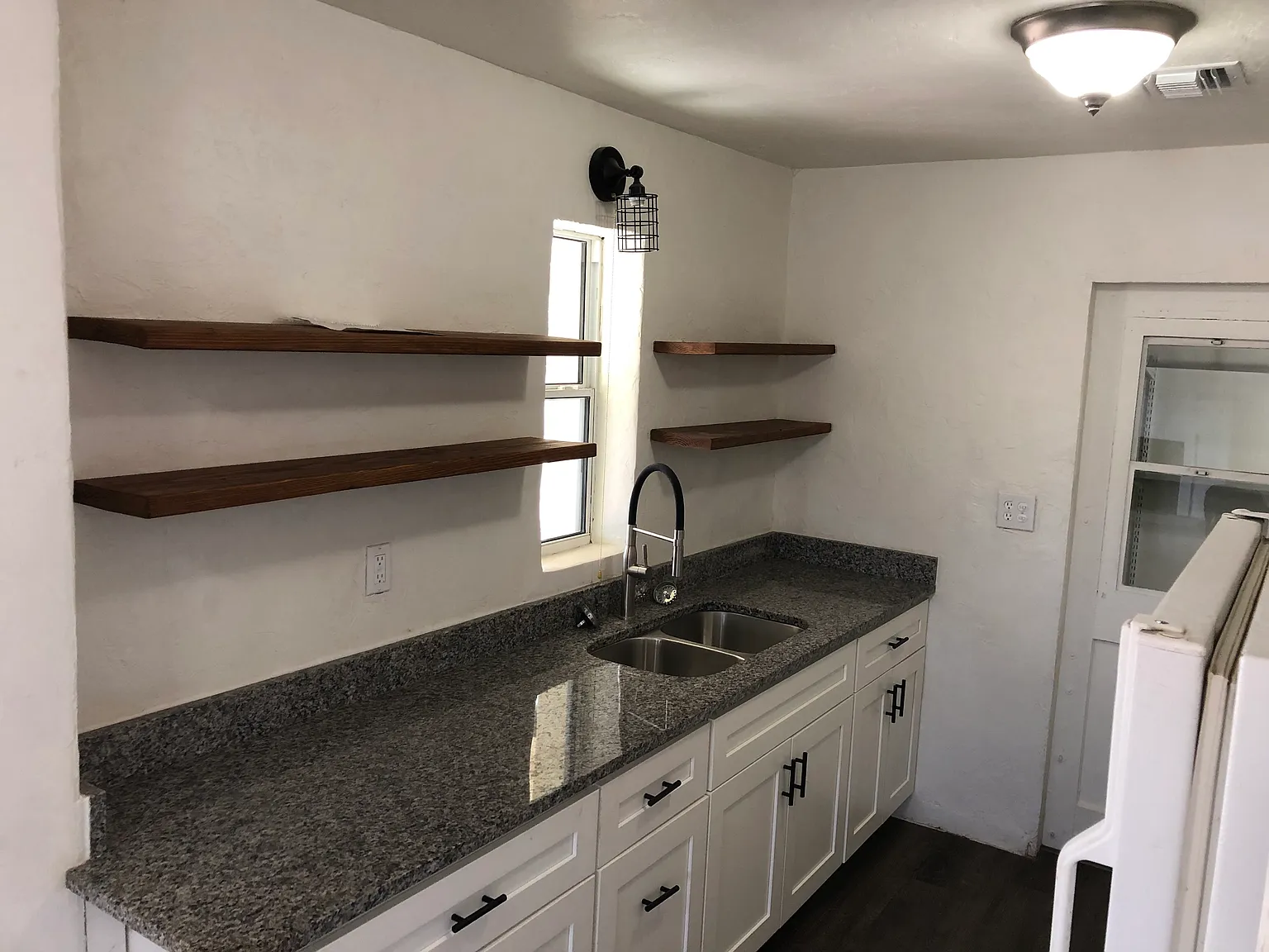 2 bed, 861 sqft, $1,300 — Photo 4