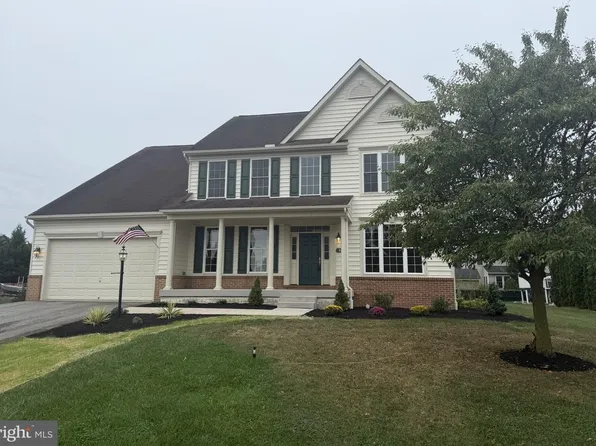 900 Joy Dr, Greencastle, PA 17225