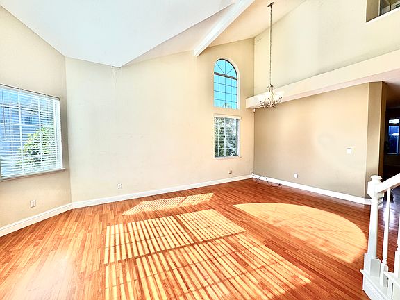 4th image of 1268 Hazlett Ct