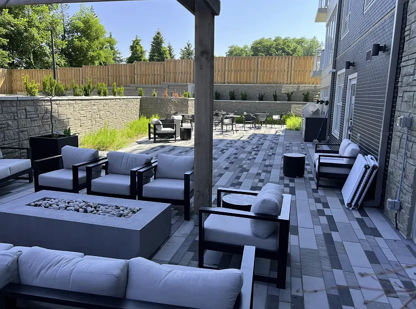 2 bed, 861 sqft, $2,500 — Photo 3