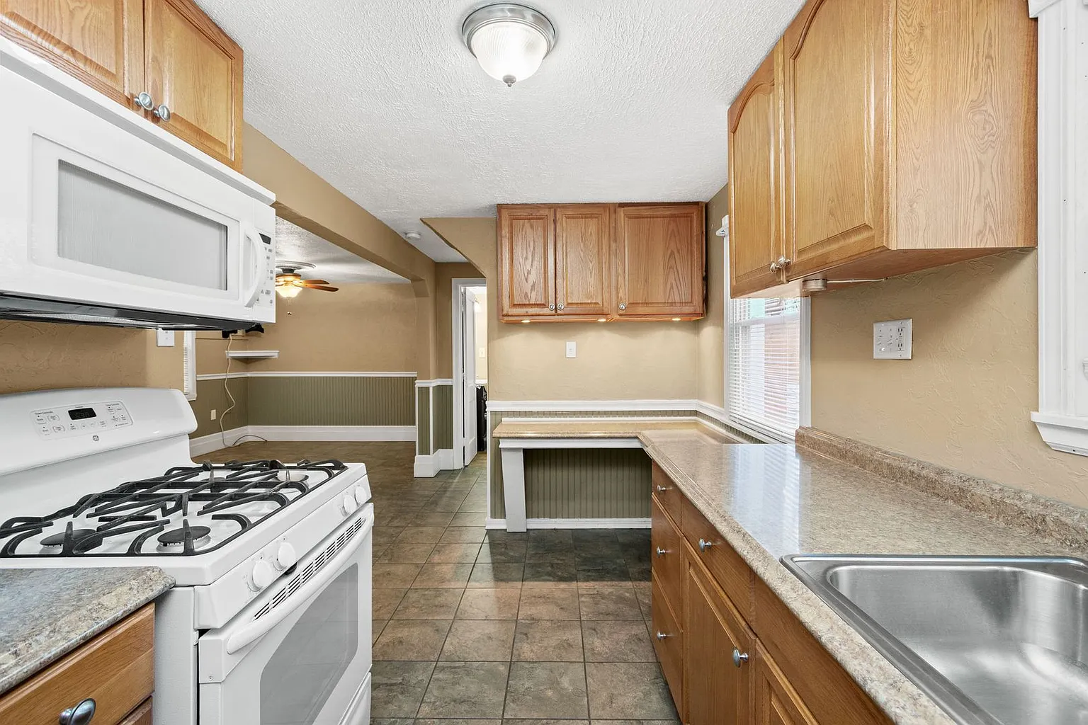 123 James Ave photo 1
