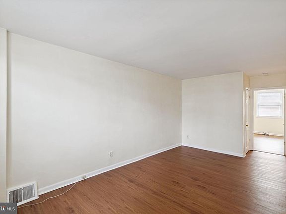2nd image of 1510 67th Ave Floor 1