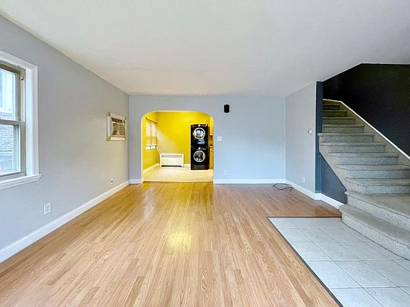 4th image of 147 Hart Blvd
