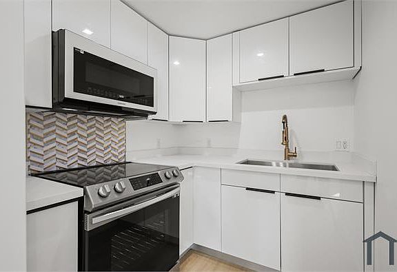 2nd image of 1139 Bellevue Ave #6