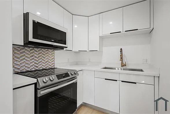 1139 Bellevue Ave #6 — Photo 2