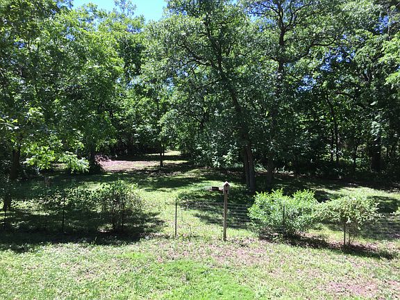 2nd image of 10701 Hefner Oaks Dr