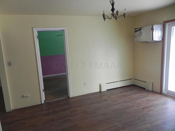 2nd image of 846 4th St N