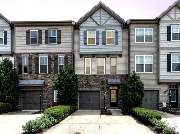 102 Drayman Ln #42, Stafford, VA 22554
