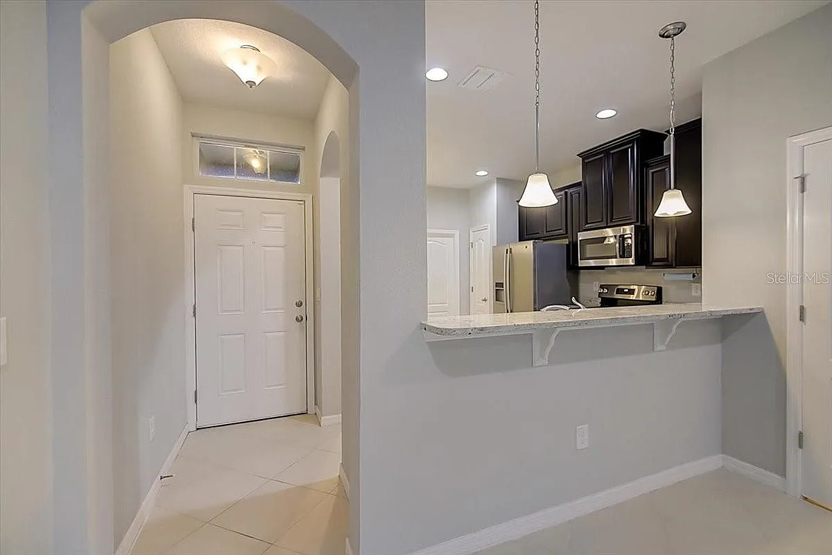 3 bed, 2.5 bath, 1470 sqft, $2,250 — Photo 4